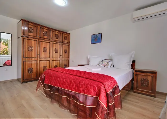 Eliade Homestay szállás *